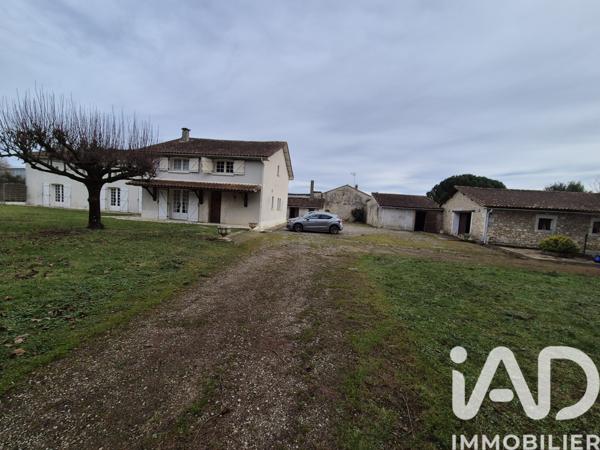 Maison à vendre 8 pièces 287 m² La Rochefoucauld-en-Angoumois