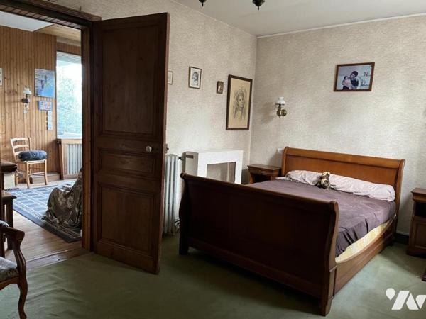 Maison nichée au coeur d'une végétation luxuriante