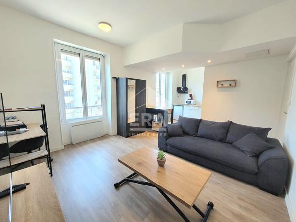 LOCATION - PAU - T1 meublé de 28 m² rénové et moderne