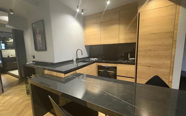 Appartement à vendre    3 pièces • 58 m2 Nice