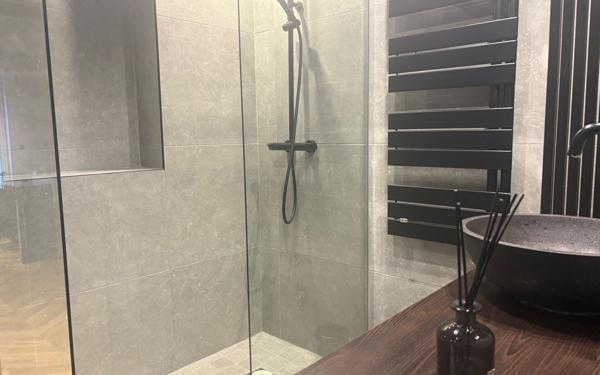 Appartement à vendre    3 pièces • 58 m2 Nice