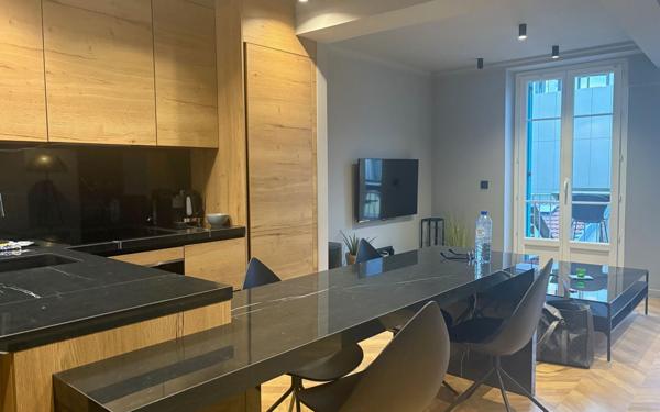 Appartement à vendre    3 pièces • 58 m2 Nice