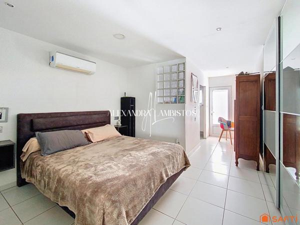 Maison d'architecte - 10 pièces - 248m²