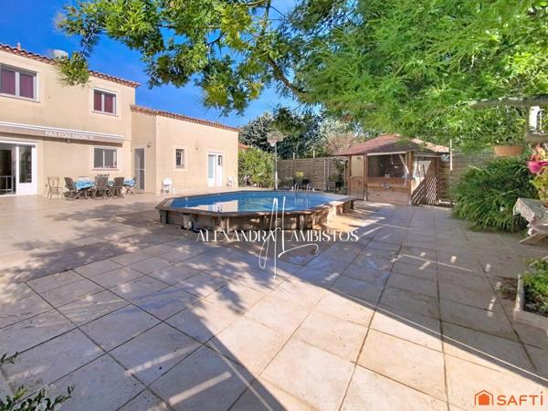 Maison d'architecte - 10 pièces - 248m²