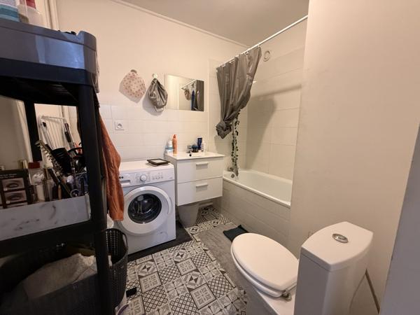 Appartement à DECINES CHARPIEU (69150)