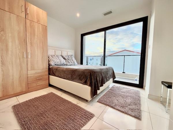 Magnifique maison de 2023 de 110 m² sur un terrain 3 faces de 350 m²