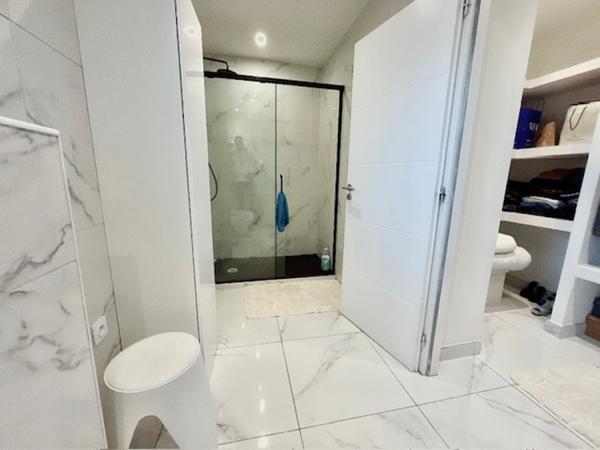 Magnifique maison de 2023 de 110 m² sur un terrain 3 faces de 350 m²