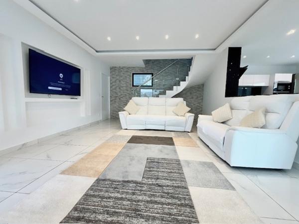 Magnifique maison de 2023 de 110 m² sur un terrain 3 faces de 350 m²