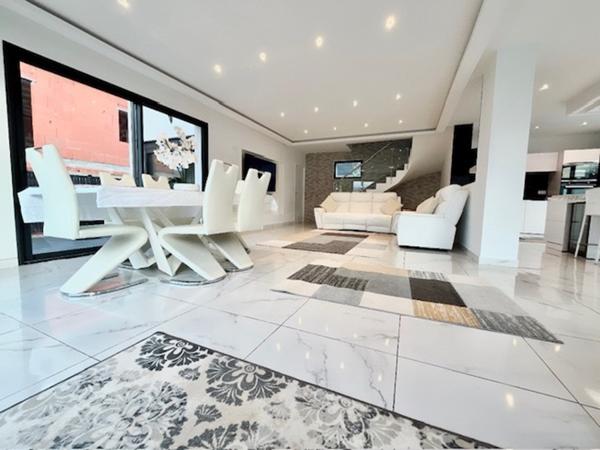 Magnifique maison de 2023 de 110 m² sur un terrain 3 faces de 350 m²