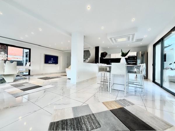 Magnifique maison de 2023 de 110 m² sur un terrain 3 faces de 350 m²
