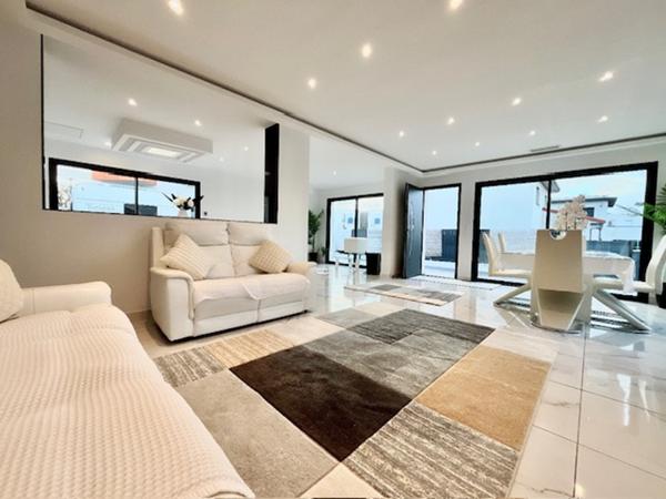 Magnifique maison de 2023 de 110 m² sur un terrain 3 faces de 350 m²