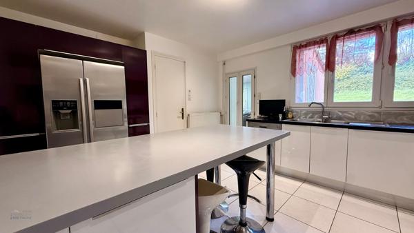 Maison 6 chambres - Terrain 2400 m2 - GUILERS Penfeld