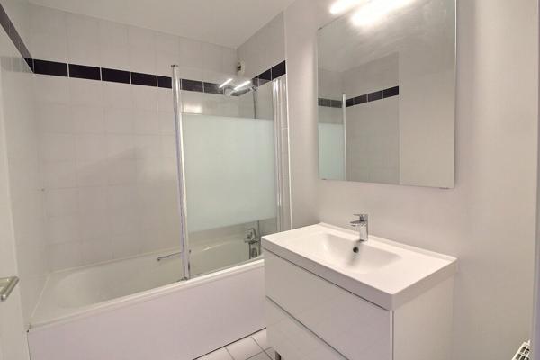 Carnot-Gambetta : Superbe 5 pièces de 99m² + cave + 2 places de parking