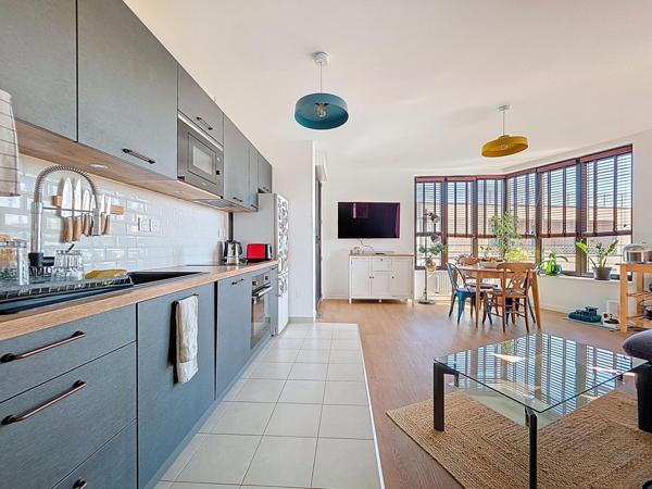 APPART 3 PIECES DERNIER ETAGE, 2 LOGGIAS, PARKING