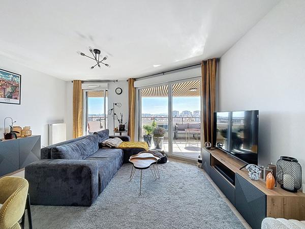 Coup de coeur, en étage élevé, lumineux T3, un garage, copropriété 2024