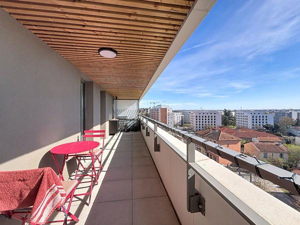 Coup de coeur, en étage élevé, lumineux T3, un garage, copropriété 2024