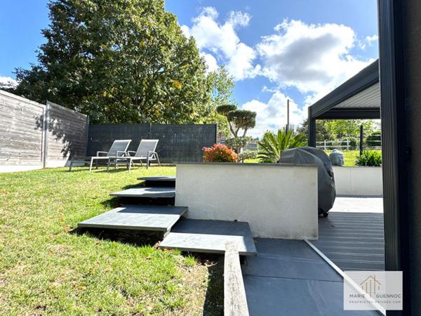 Maison contemporaine de plain-pied 5 pièces sur terrain de 800m2