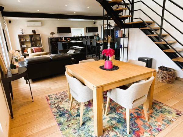 Location                                                      Appartement
                        
                     7 pièces                      184 m2                     à Saint-Saulve