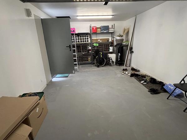 Location                                                      Appartement
                        
                     7 pièces                      184 m2                     à Saint-Saulve