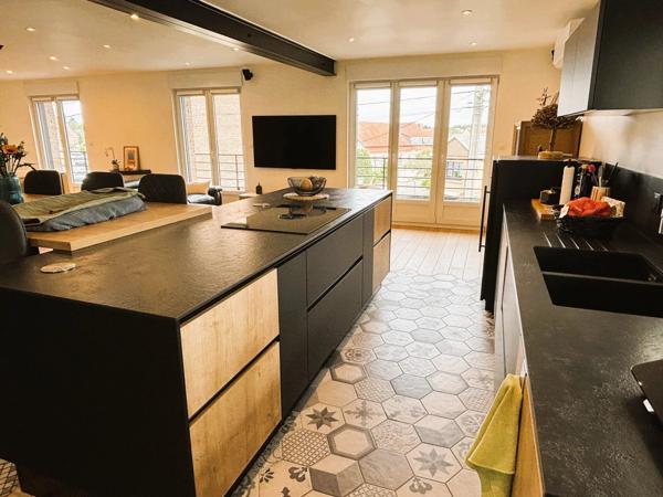 Location                                                      Appartement
                        
                     7 pièces                      184 m2                     à Saint-Saulve