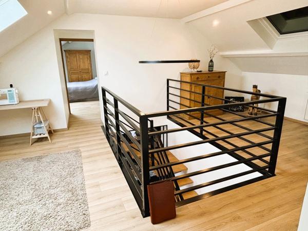 Location                                                      Appartement
                        
                     7 pièces                      184 m2                     à Saint-Saulve