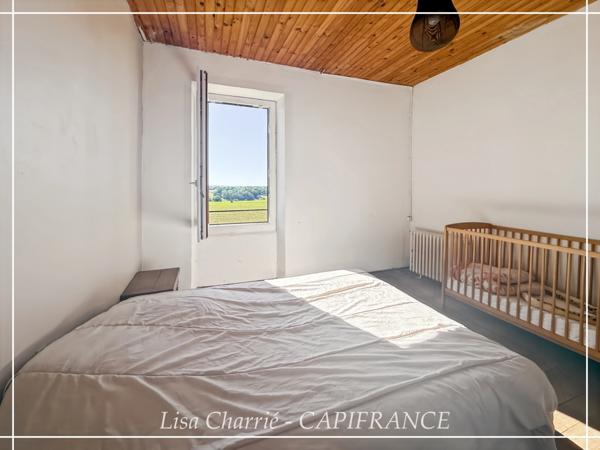Propriete à vendre 11 pièces de 406 m2 habitables au total, avec dépendance sur 5261 m2 proche de NOGARO (32)