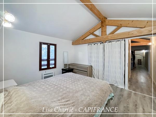 Propriete à vendre 11 pièces de 406 m2 habitables au total, avec dépendance sur 5261 m2 proche de NOGARO (32)