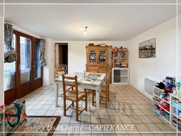 Propriete à vendre 11 pièces de 406 m2 habitables au total, avec dépendance sur 5261 m2 proche de NOGARO (32)