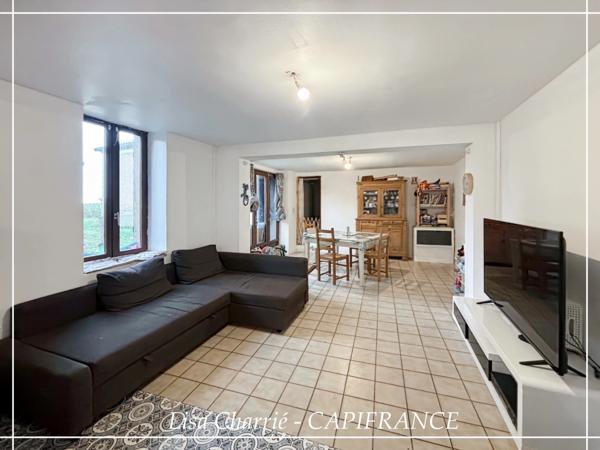 Propriete à vendre 11 pièces de 406 m2 habitables au total, avec dépendance sur 5261 m2 proche de NOGARO (32)