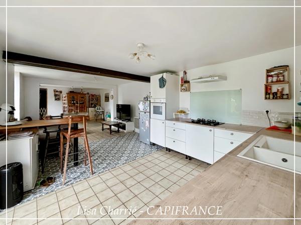 Propriete à vendre 11 pièces de 406 m2 habitables au total, avec dépendance sur 5261 m2 proche de NOGARO (32)