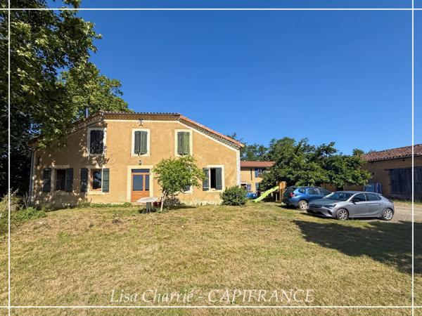 Propriete à vendre 11 pièces de 406 m2 habitables au total, avec dépendance sur 5261 m2 proche de NOGARO (32)