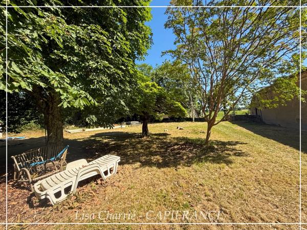 Propriete à vendre 11 pièces de 406 m2 habitables au total, avec dépendance sur 5261 m2 proche de NOGARO (32)