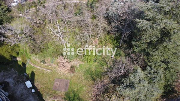 Maison 8 pièces - 300 m²