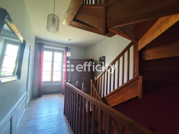 Maison 8 pièces - 300 m²