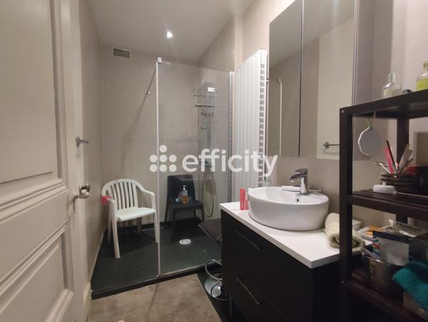 Maison 8 pièces - 300 m²