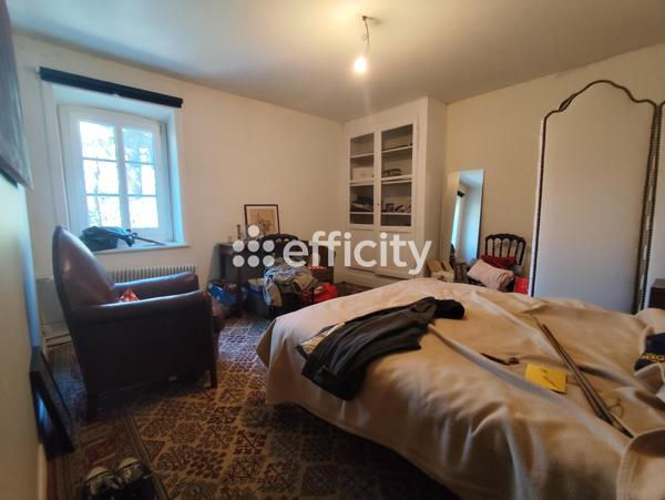 Maison 8 pièces - 300 m²