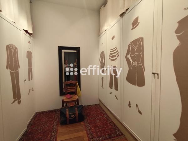 Maison 8 pièces - 300 m²