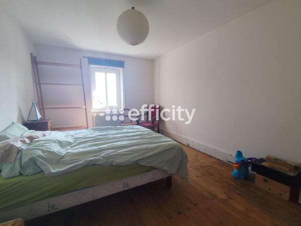 Maison 8 pièces - 300 m²