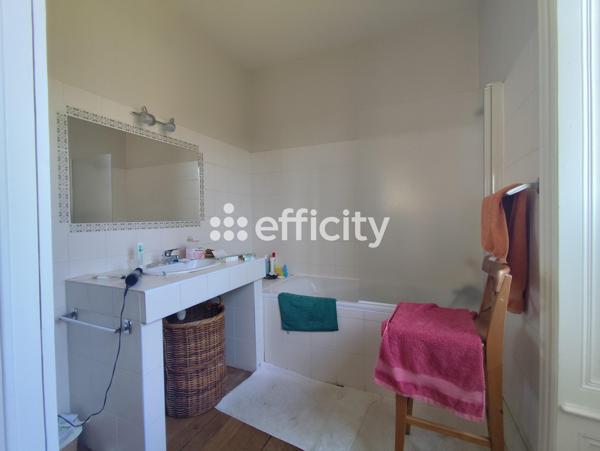 Maison 8 pièces - 300 m²