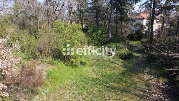 Maison 8 pièces - 300 m²