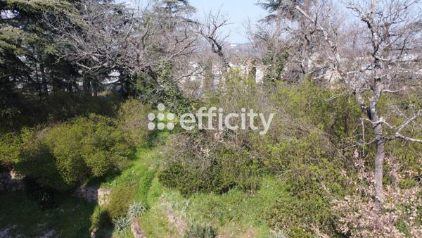 Maison 8 pièces - 300 m²