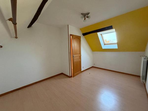 Jolie maison ancienne à Coulanges Les Nevers