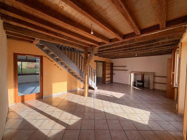 Jolie maison ancienne à Coulanges Les Nevers