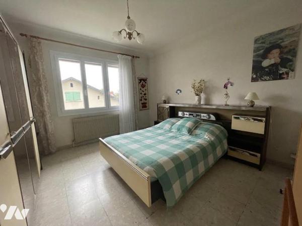 Villa avec jardin, 4 chambres et garage