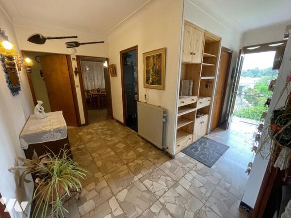 Villa avec jardin, 4 chambres et garage