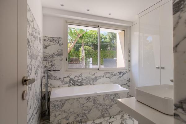 Vente Maison contemporaine Cap D'Antibes 8 Pièces 320 m²