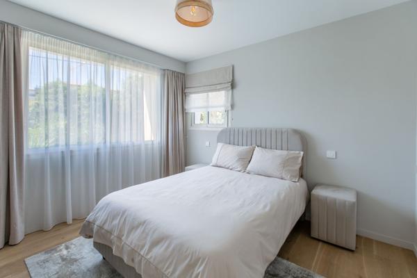 Vente Maison contemporaine Cap D'Antibes 8 Pièces 320 m²