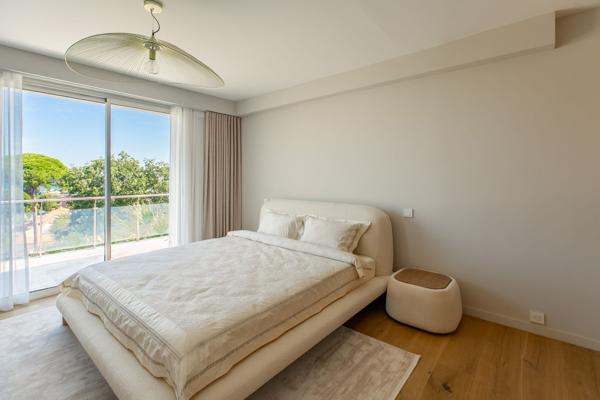 Vente Maison contemporaine Cap D'Antibes 8 Pièces 320 m²