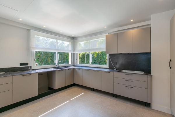 Vente Maison contemporaine Cap D'Antibes 8 Pièces 320 m²