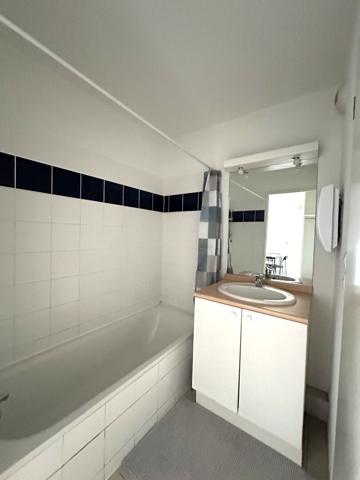 Location appartement T2 meublé de 37 m² avec terrasse couverte, piscine et parking au Hameau de Montredon